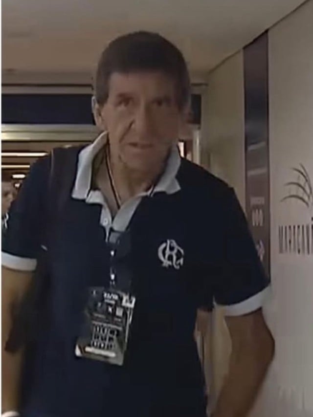 Uniforme de Gustavo Costas chama atenção pela semelhança com o manto azulino e gera brincadeiras entre torcedores paraenses nas redes sociais