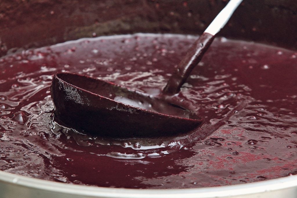 Veja quanto está o preço do açaí em Belém