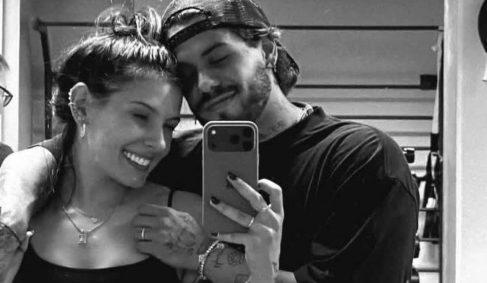 Mesmo negando namoro, dupla aumenta mistério com selfie na academia. Foto: reprodução.