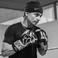 Arturo Gatti Jr., filho do ícone do boxe canadense Arturo Gatti (1972–2009), morreu aos 17 anos no México, no apartamento onde vivia com a mãe
