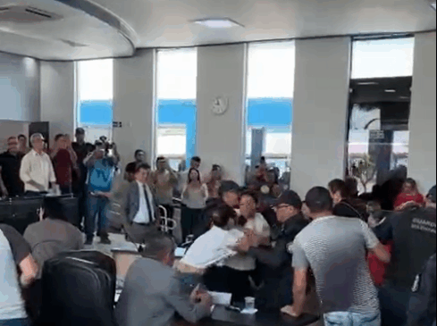 Confusão, gritos e empurra-empurra: sessão na Câmara de Castanhal termina em caos!