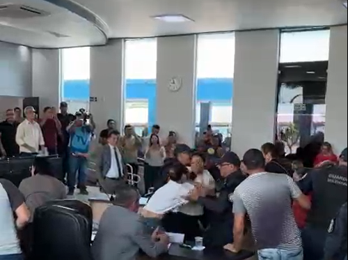 Confusão, gritos e empurra-empurra: sessão na Câmara de Castanhal termina em caos!