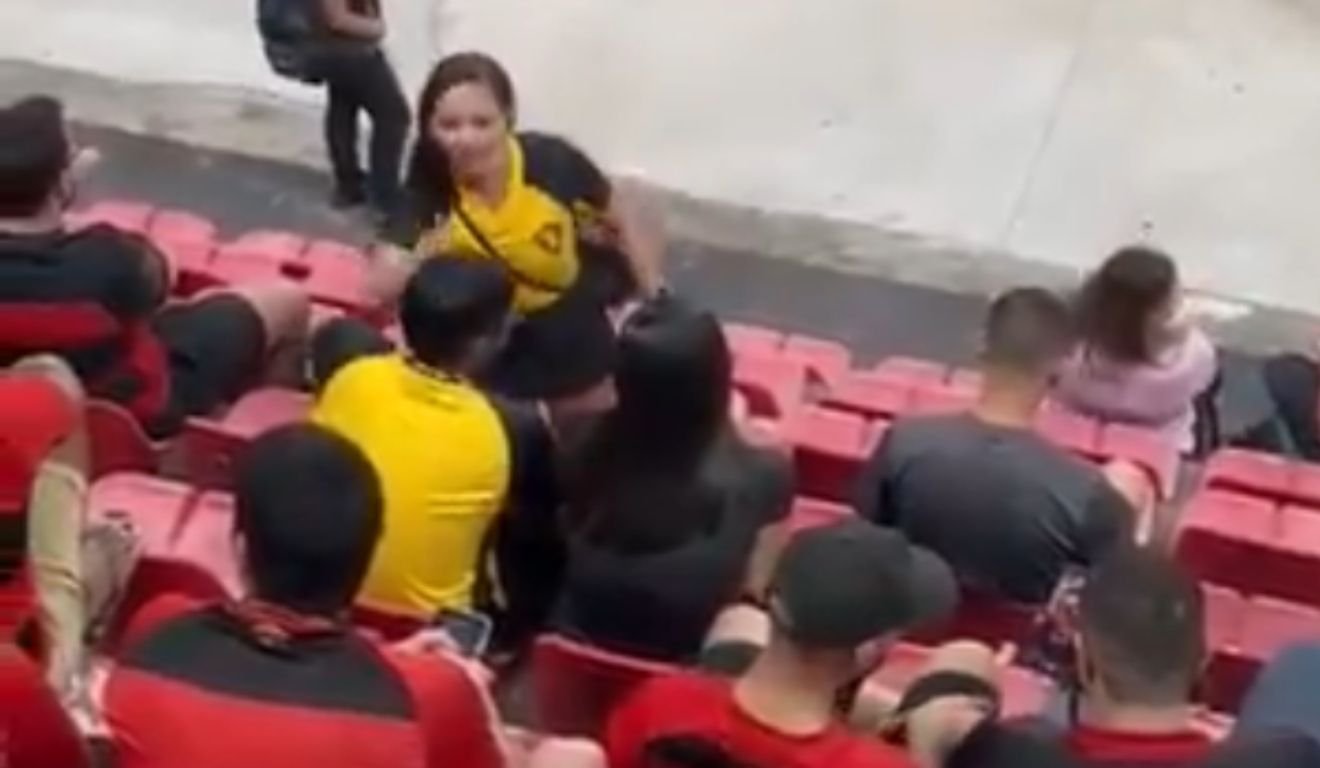 Mulher confronta marido com outra na arquibancada da Ilha do Retiro. Foto: Reprodução
