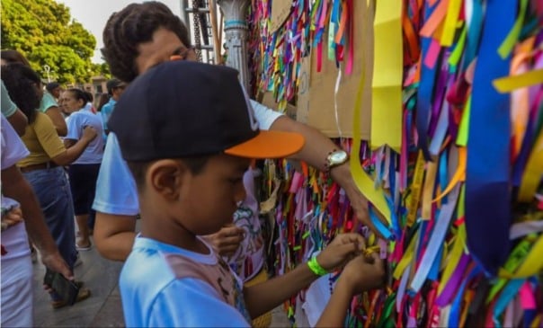 Saiba como identificar crianças com pulseiras no Círio