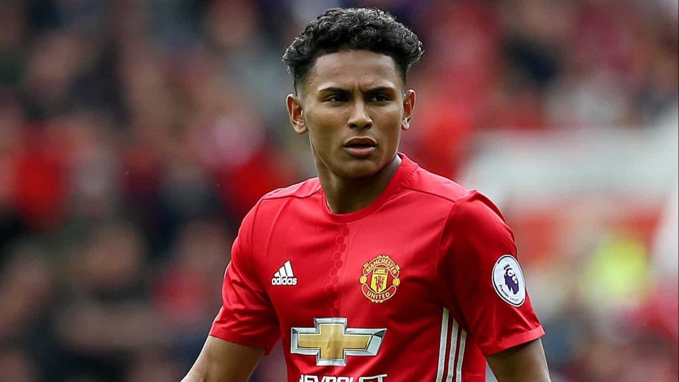 Ex-Manchester United usa IA como agente e garante salário maior