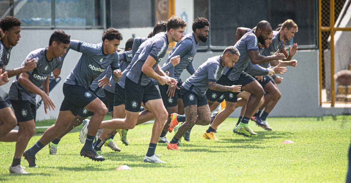 Remo, Goiás, Criciúma e Chapecoense disputam corrida emocionante rumo à elite.
