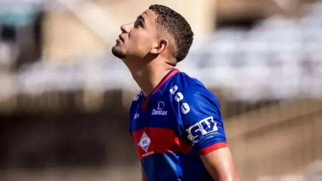 Atacante Antony Ylano, do Piauí EC, morre em acidente de moto. A tragédia chocou o futebol piauiense e levantou questões sobre segurança nas estradas.