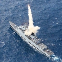 O conjunto de navios de guerra, submarinos, aeronaves e tropas de Fuzileiros Navais é o principal fator de dissuasão contra ameaças de grande vulto à Amazônia Azul - Imagem: Marinha do Brasil
Fonte: Agência Marinha de Notícias