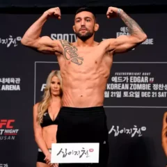 Suman Mokhtarian em pesagem para luta no UFC Foto: Jeff Bottari/Zuffa LLC/Getty Images