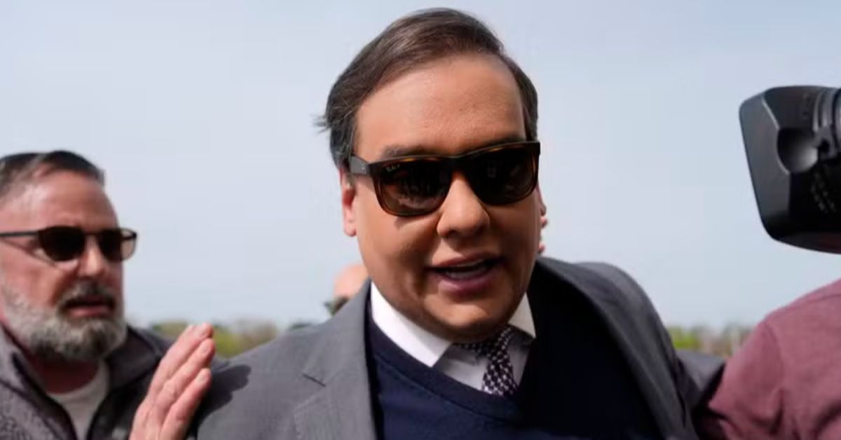 Santos, que havia sido condenado a sete anos de prisão em abril por fraude e falsidade ideológica, agora se encontra livre após a comutação de sua pena.