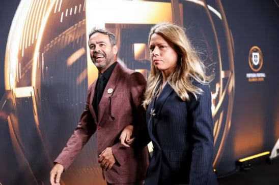 Ex-Botafogo, Artur Jorge surge ao lado de Hanna Santos em gala do futebol português