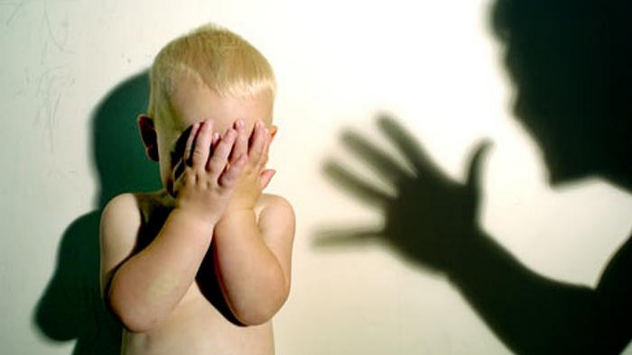 Crianças de 2 e 3 anos foram agredidas por professora em creche