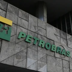 A sonda da Petrobras já está posicionada no bloco FZA-M-59, em águas profundas do Amapá, onde será realizada a perfuração exploratória autorizada pelo Ibama.