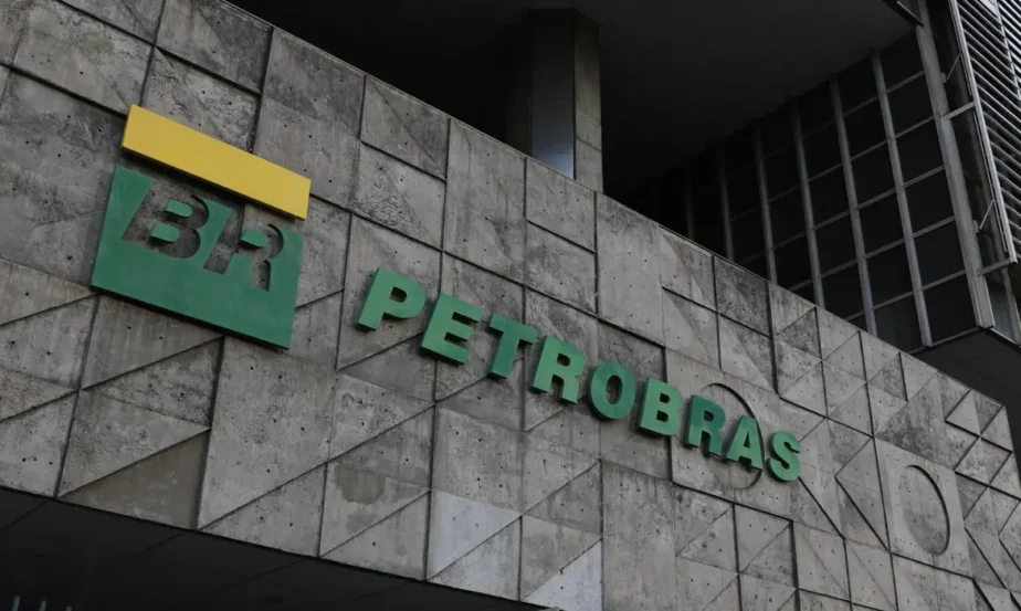 A sonda da Petrobras já está posicionada no bloco FZA-M-59, em águas profundas do Amapá, onde será realizada a perfuração exploratória autorizada pelo Ibama.