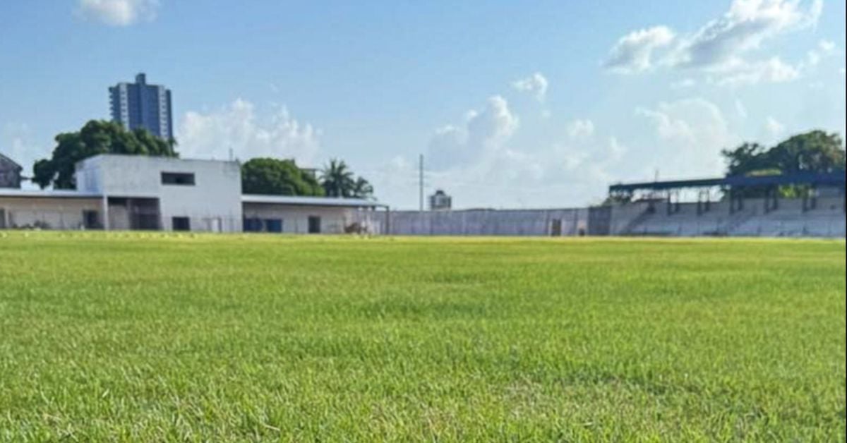 O estádio recebe grama Esmeralda, sistema de drenagem de alta performance e diversas melhorias em conforto e acessibilidade - Foto: Divulgação