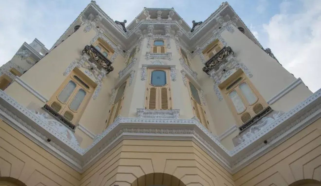 Cerca de 100 visitantes foram ao palacete nesta quarta-feira. Foto: Agência Belém