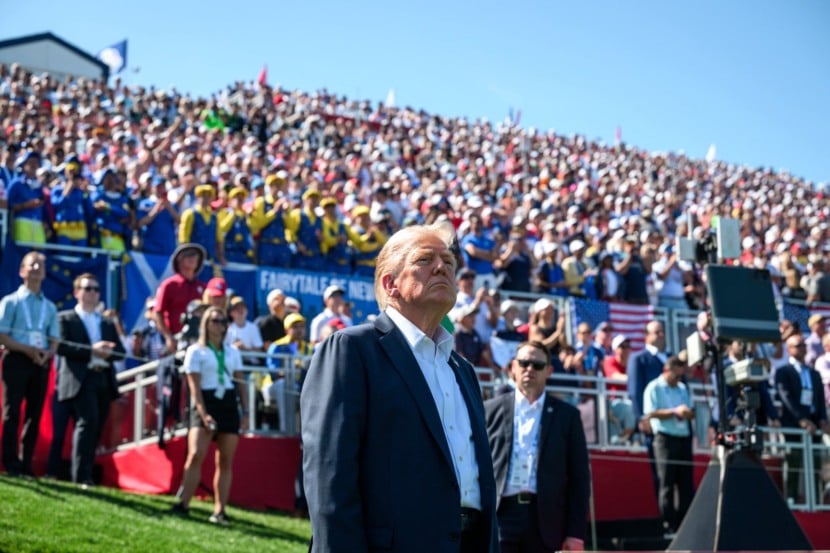 A aprovação do presidente dos Estados Unidos, Donald Trump, caiu para 39%, enquanto a desaprovação subiu para 56%