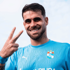 O atacante Felipe Vizeu, que teve temporada discreta no Remo apesar do alto investimento, finalmente desencantou pelo novo clube.