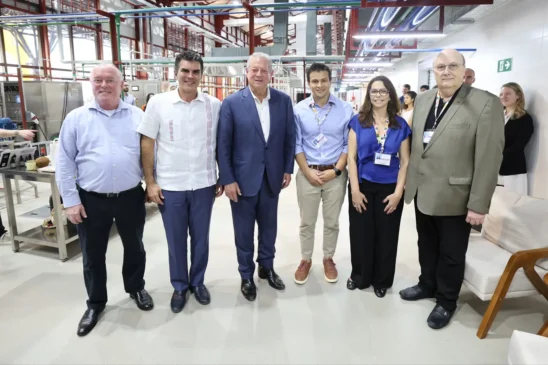 Al Gore visita Parque de Bioeconomia em Belém e elogia modelo sustentável do Vale Bioamazônico