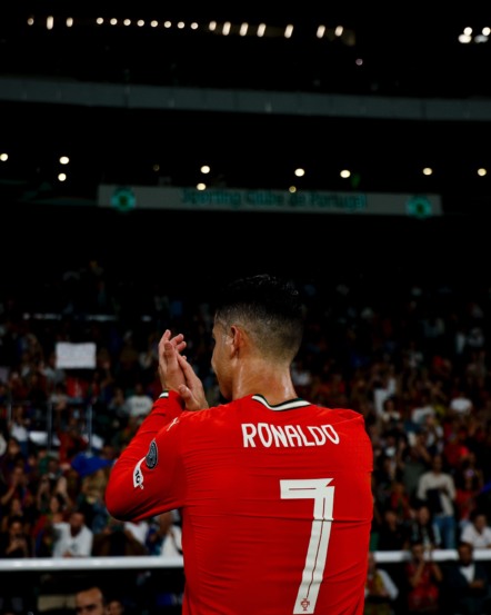 Cristiano Ronaldo foi expulso de campo.