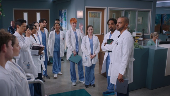 James Pickens Jr., astro de Grey’s Anatomy, revela diagnóstico de câncer de próstata e fala sobre a importância da detecção precoce.