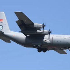 Avião militar turco C-130 cai na Geórgia com 20 ocupantes. Entenda o contexto e as repercussões do acidente.
