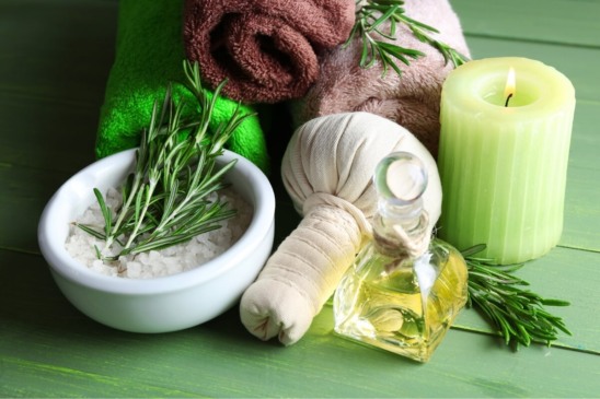 Descubra como o banho energético de alecrim com açafrão pode abrir caminhos e aumentar a prosperidade em provas e vestibulares.