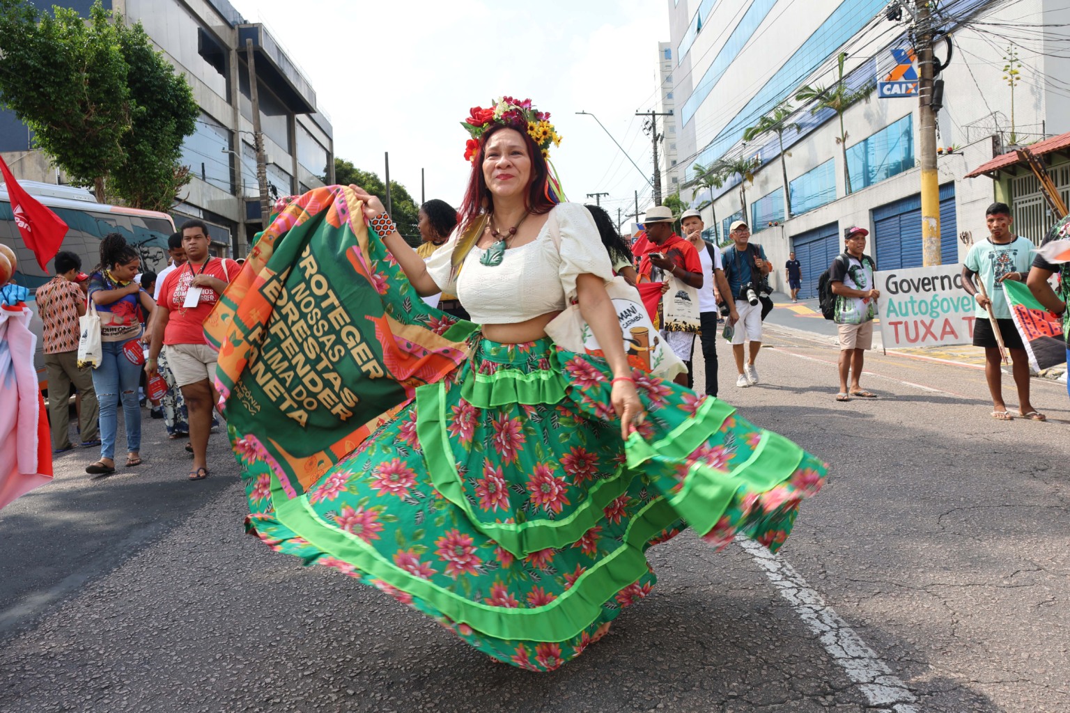 Belém, Pará, Brasil. Cidade. Marcha Mundial pelo Clima - COP30. Lideranças se reúnem na defesa de ações para a adaptação climática e contra o aquecimento global. 15/11/2025. Foto: Irene Almeida/Diário do Pará. Belém, Pará, Brasil. Cidade. Marcha Mundial pelo Clima - COP30. Lideranças se reúnem na defesa de ações para a adaptação climática e contra o aquecimento global. 15/11/2025. Foto: Irene Almeida/Diário do Pará.