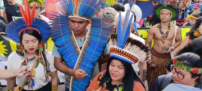 Marcha Global Indígena mobiliza milhares nesta segunda em Belém durante a COP30. Foto: Celso Rodrigues