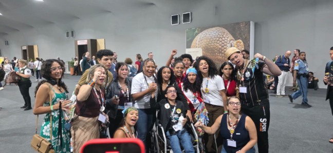 Margareth Menezes durante a entrevista no Media Center da Blue Zone da COP30, defendendo que “a cultura seja reconhecida como a 19ª ODS”. Foto de Carol Menezes.