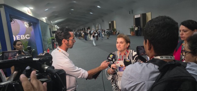 Ministra Márcia Lopes detalha ações climáticas voltadas às mulheres durante atividades da COP30, em Belém.