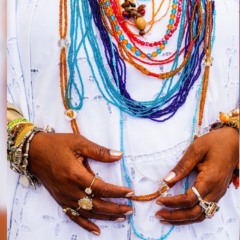 Os Correios anularam a venda de um imóvel avaliado em quase R$ 300 milhões em Brasília apó receberem um cheque sem fundo de um pai de santo.