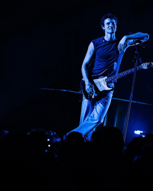 Shawn já foi visto cantando trechos de músicas brasileiras, já viralizou com fãs daqui e sempre mostrou carinho especial pelo Brasil.