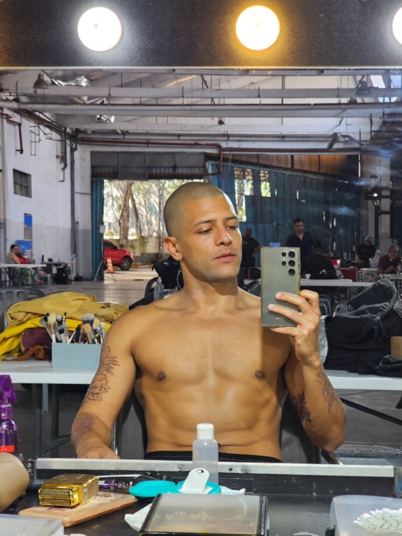 O fenômeno da televisão brasileira ganhou um novo protagonista: o personagem interpretado por Kelner Macêdo na série Tremembé.