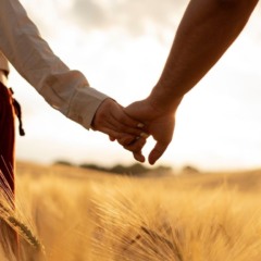 Sugar babies relatam ganhos de até R$ 40 mil e valorizam conexões e experiências únicas. Foto: Freepik