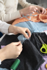 como fazer barra de calça
Foto: Freepik