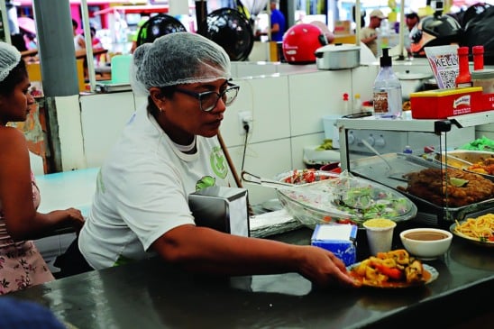 Tatiane Nascimento, boieira.  Boieras no Mercado do Ver-o-peso.  Foto: Wagner Almeida / Diário do Pará.