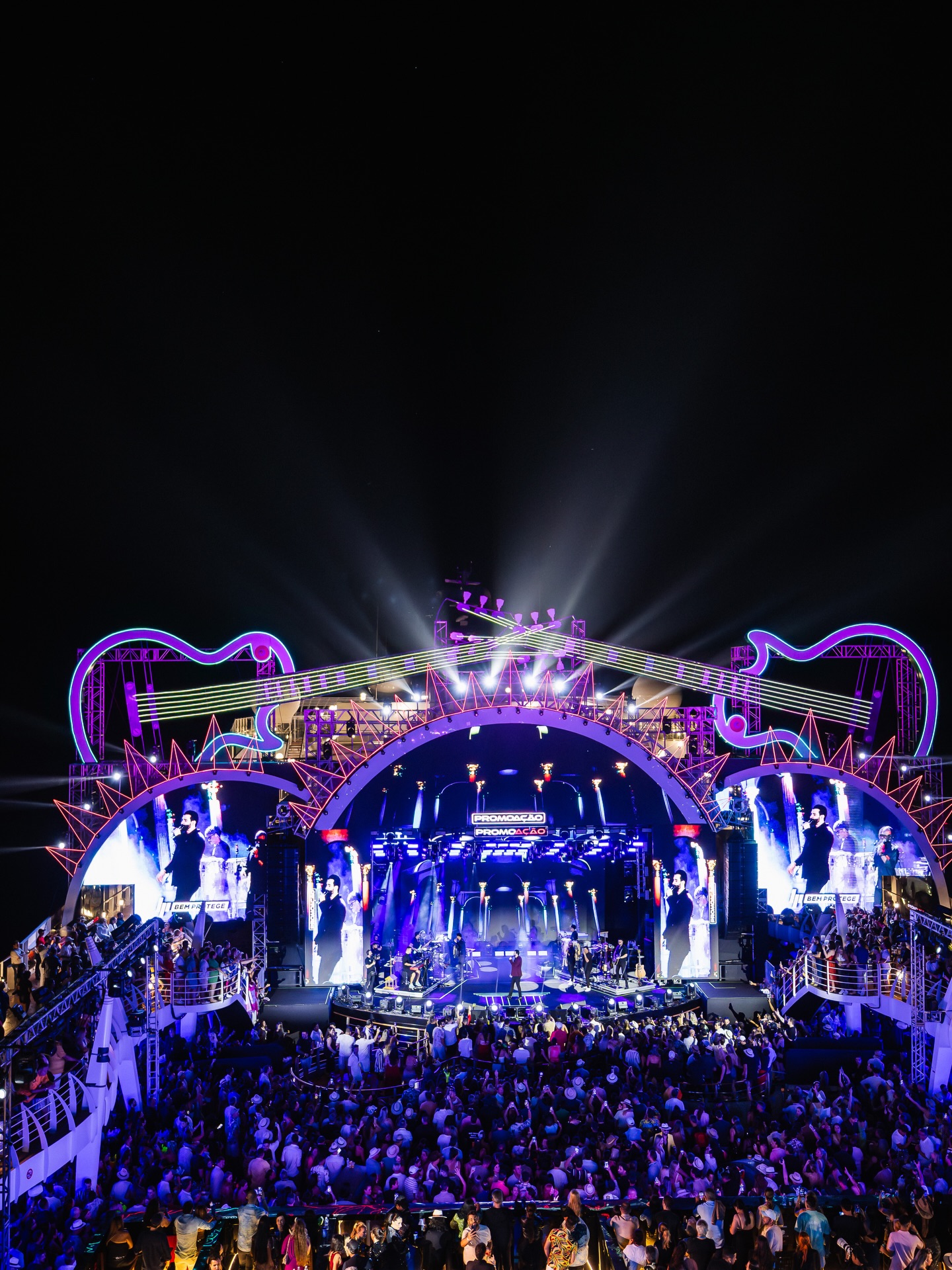 Quase cancelado: palco cede e show de Gusttavo Lima começa só na madrugada