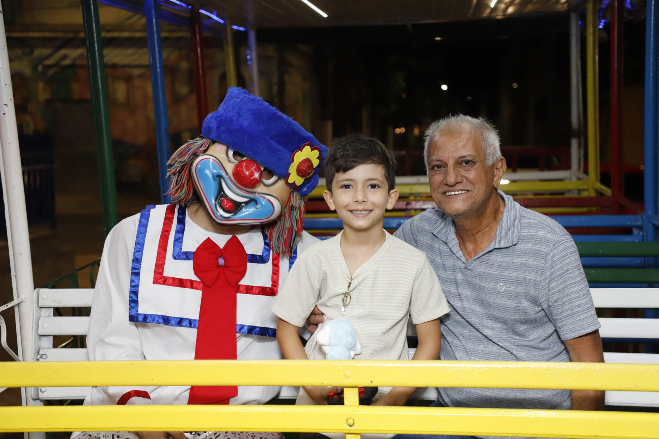 A história da carreta que virou febre nas ruas de Belém e encanta até turistas da COP30 Foto: Mauro Ângelo/ Diário do Pará. A história da carreta que virou febre nas ruas de Belém e encanta até turistas da COP30 Foto: Mauro Ângelo/ Diário do Pará.