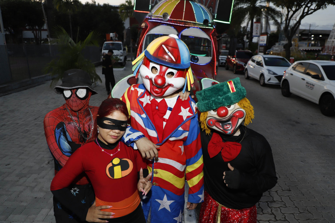 A história da carreta que virou febre nas ruas de Belém e encanta até turistas da COP30 Foto: Mauro Ângelo/ Diário do Pará. A história da carreta que virou febre nas ruas de Belém e encanta até turistas da COP30 Foto: Mauro Ângelo/ Diário do Pará.