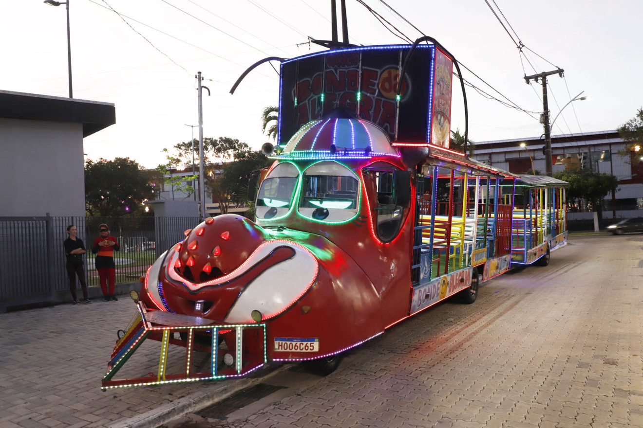 A história da carreta que virou febre nas ruas de Belém e encanta até turistas da COP30 Foto: Mauro Ângelo/ Diário do Pará. A história da carreta que virou febre nas ruas de Belém e encanta até turistas da COP30 Foto: Mauro Ângelo/ Diário do Pará.