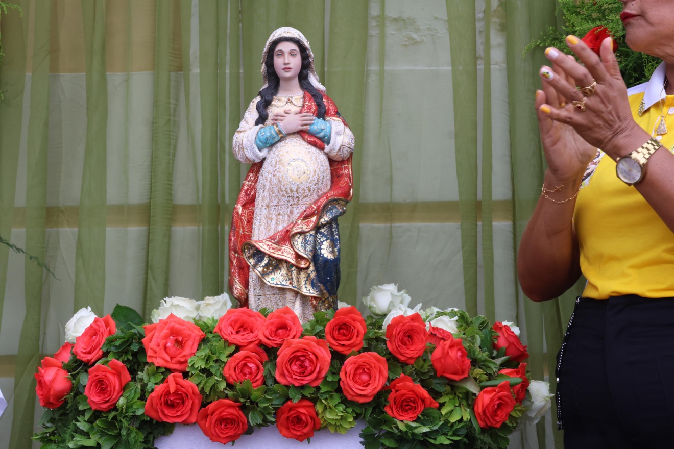Devotos celebram Nossa Senhora do Ó em grande procissão em Mosqueiro. Foto: Irene Almeida/Diário do Pará. Devotos celebram Nossa Senhora do Ó em grande procissão em Mosqueiro. Foto: Irene Almeida/Diário do Pará.