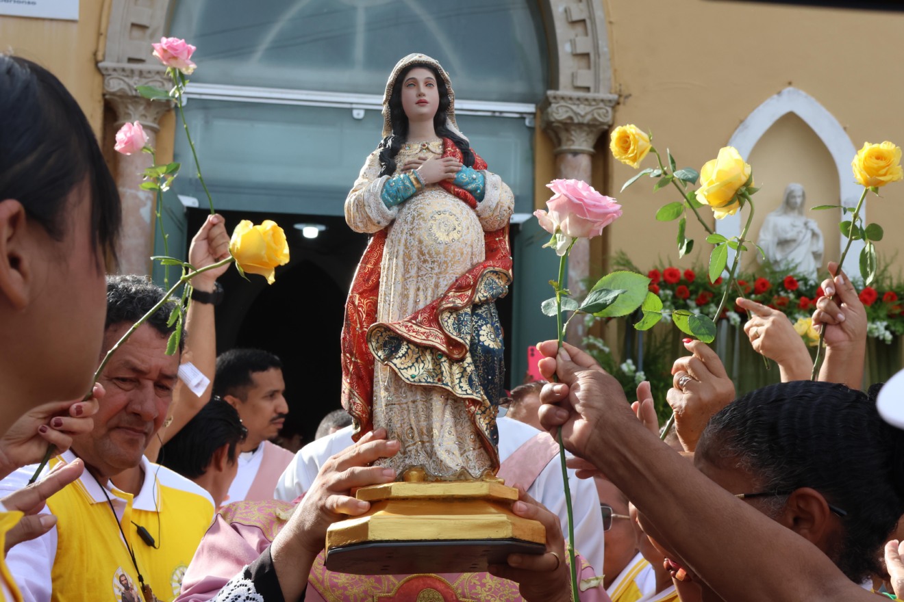 Devotos celebram Nossa Senhora do Ó em grande procissão em Mosqueiro. Foto: Irene Almeida/Diário do Pará. Devotos celebram Nossa Senhora do Ó em grande procissão em Mosqueiro. Foto: Irene Almeida/Diário do Pará.