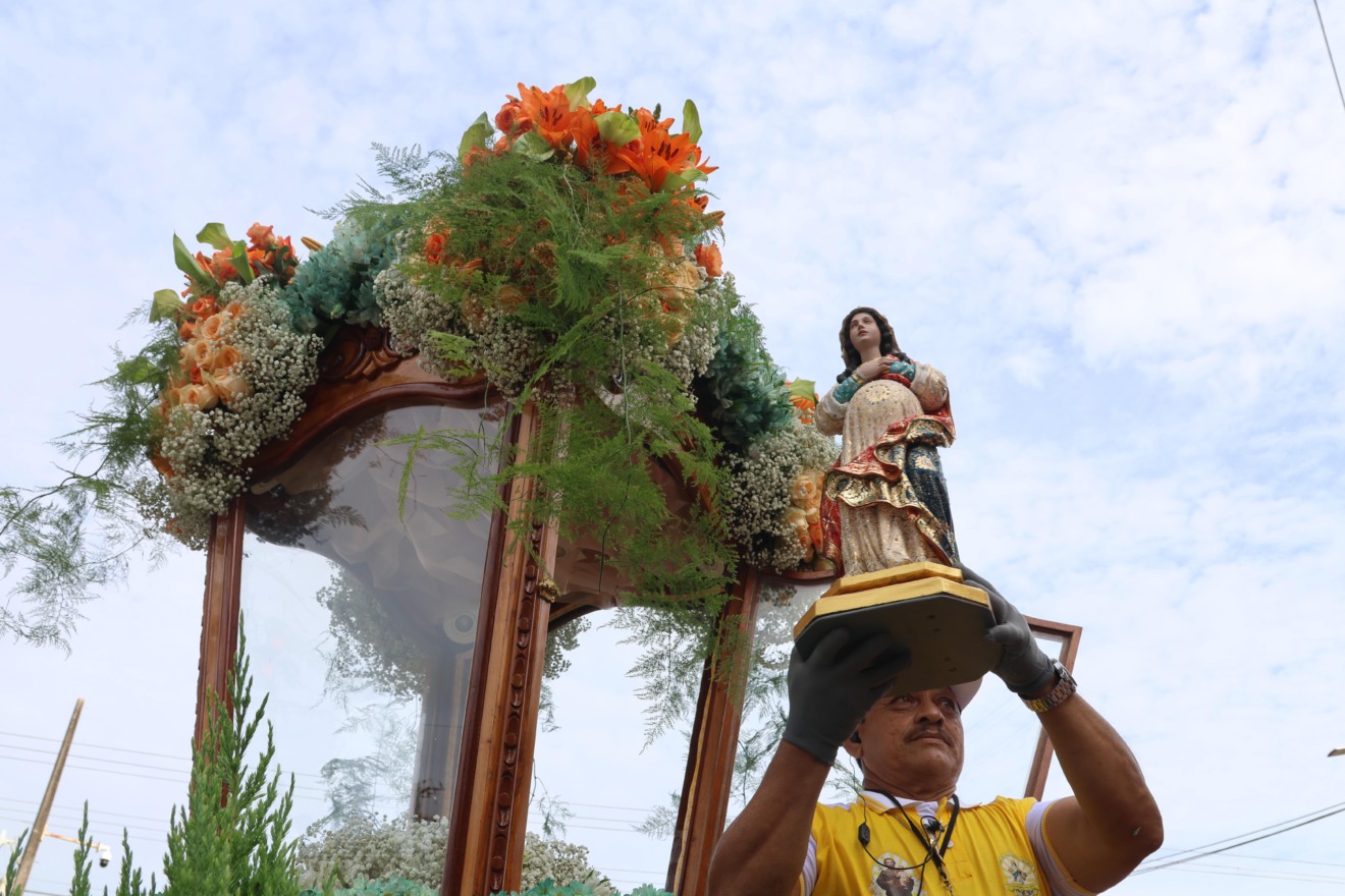Devotos celebram Nossa Senhora do Ó em grande procissão em Mosqueiro. Foto: Irene Almeida/Diário do Pará. Devotos celebram Nossa Senhora do Ó em grande procissão em Mosqueiro. Foto: Irene Almeida/Diário do Pará.