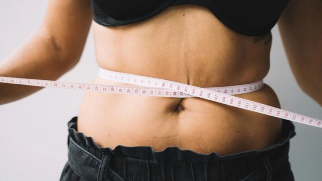 Ilustração mostra depósitos típicos de gordura marrom no corpo humano.