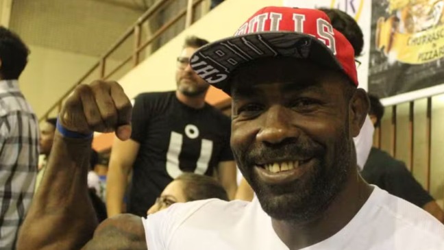 Ex-lutador Mondragon morre após mergulho - Foto reprodução