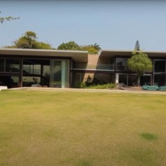 A mansão no Joá, Rio de Janeiro — considerada a mais cara do Brasil — está à venda por R$ 250 milhões.