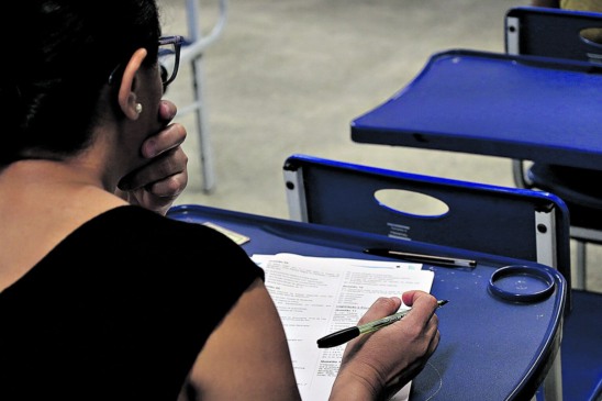 De olhos em uma vaga, concurseiros intensificam a rotina de estudos antes das provas foto: pedro guerreiro / agência pará