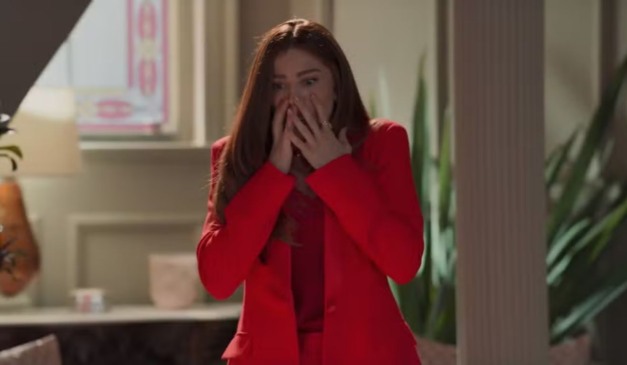 Desesperada, ela sugere que Ferette mate a própria esposa. Foto: Divulgação/Globo