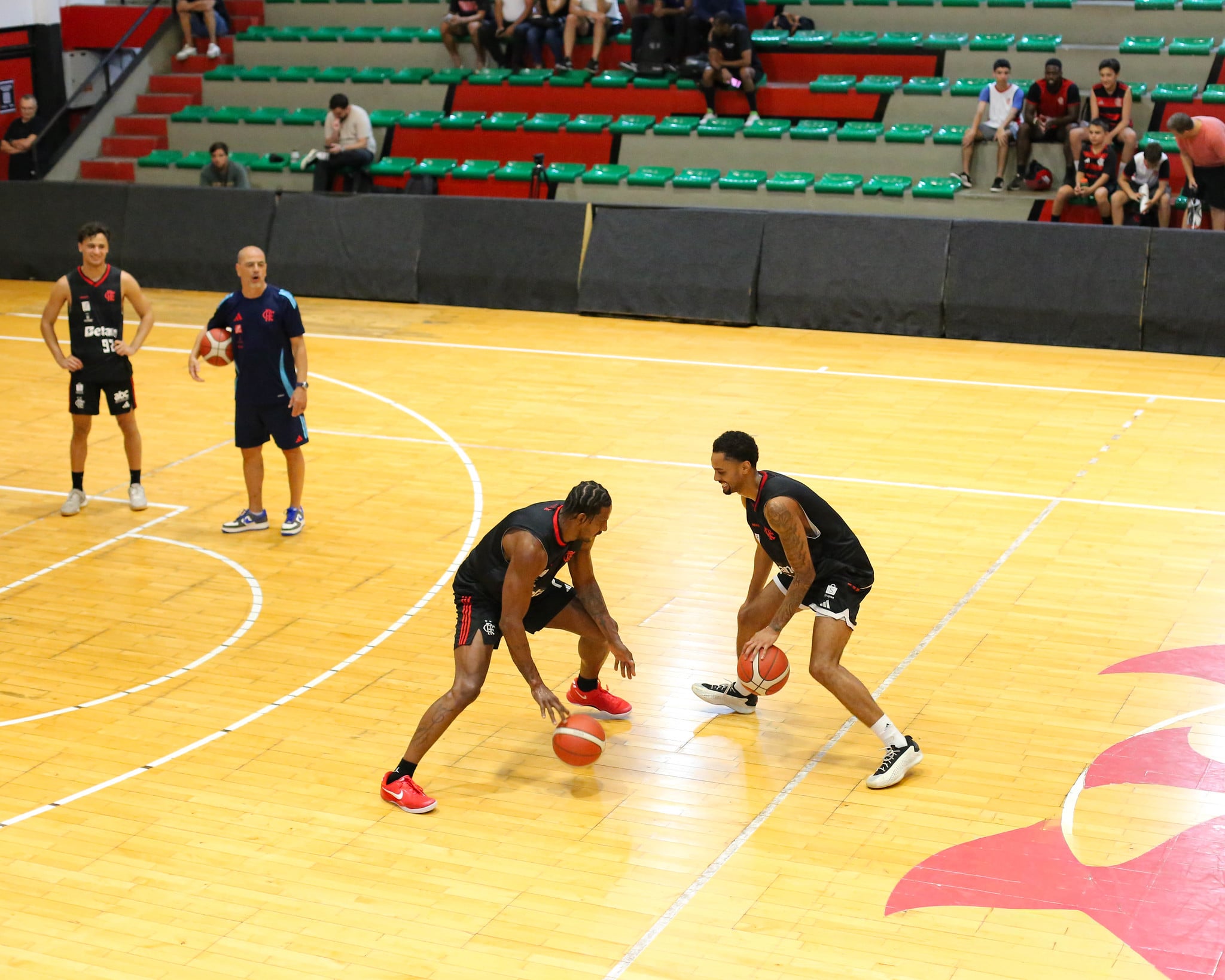 Flamengo pode rebaixar o Vasco no NBB nesta terça-feira